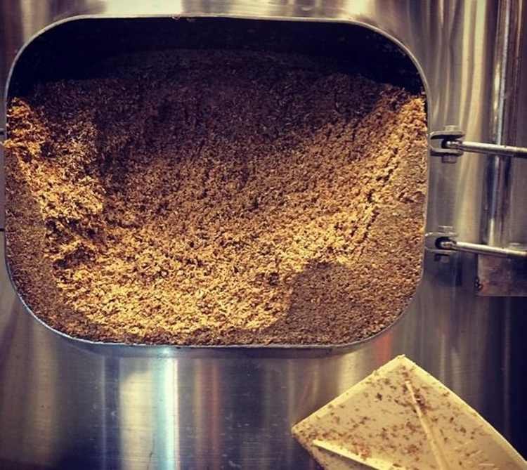 How to run wort lautering about micro brewery equipment ?